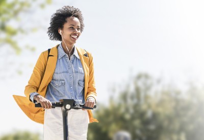 Die günstige E-Scooter-Versicherung von AdmiralDirekt.