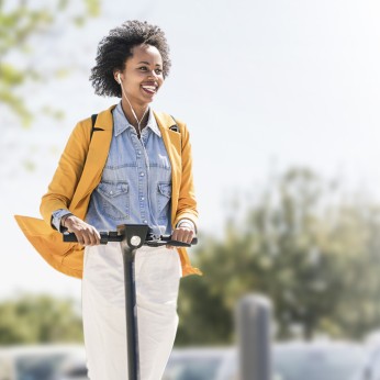 Die günstige E-Scooter-Versicherung von AdmiralDirekt.