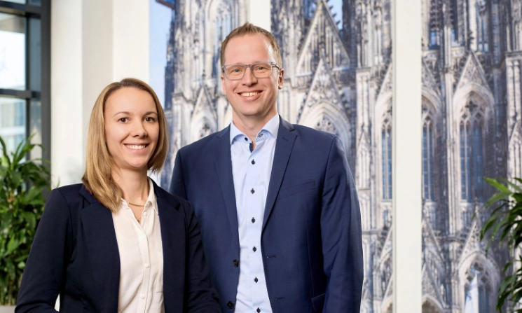 Die AdmiralDirekt Geschäftsführung: Julia Heine und Andreas Strick