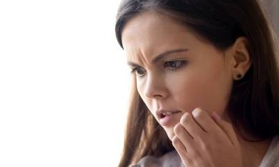 Gegen ungerechtfertigte Abmahnungen können sich Arbeitnehmer wehren.