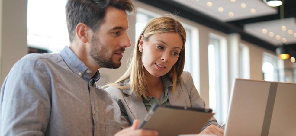 Wie lange die Probezeit dauert, hängt von Ihrem Arbeitsvertrag ab.