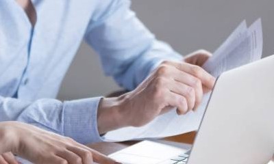 Es gibt kein allgemeines Rücktrittsrecht bei Kaufverträgen. Dennoch können Sie in zwei Fällen vom Kaufvertrag zurücktreten.