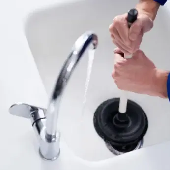 Kleine Schönheitsreparaturen müssen Mieter selbst vornehmen.