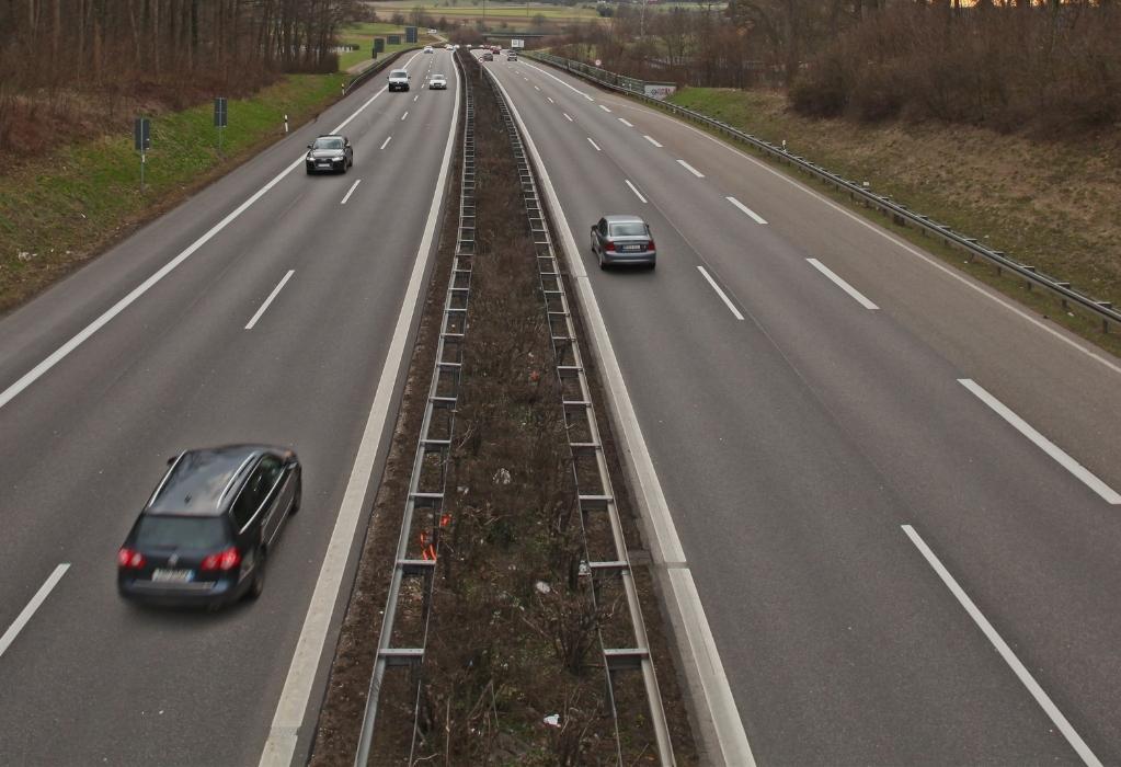 Ein Geisterfahrer auf der Autobahn.