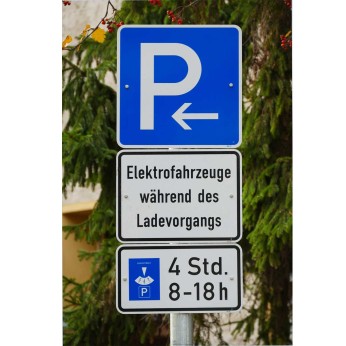 Parkplatzkennzeichnung für Elektroautos