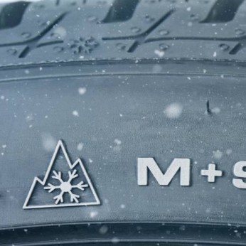 Ab dem 01.10.2024 müssen Winterreifen das Alpine-Symbol tragen. Die reine M+S-Kennzeichnung reicht dann nicht mehr aus.